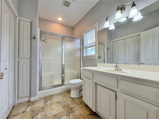 Building Photo - 3834 E Chadwick Dr