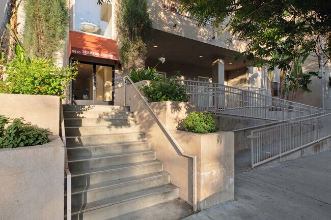 Primary Photo - 9610 Zelzah Ave