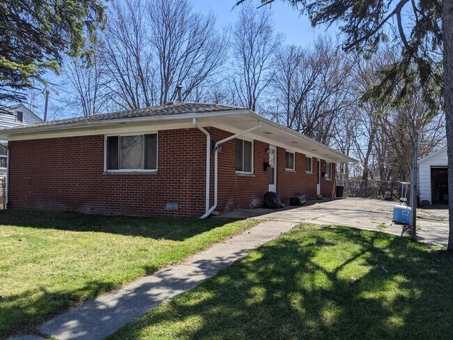 Primary Photo - 726 Mildred St