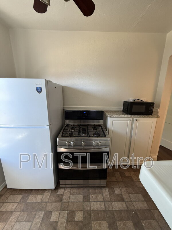 Building Photo - 3885 Meramec St