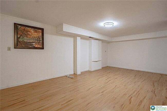 Building Photo - 5650 Greens Dr