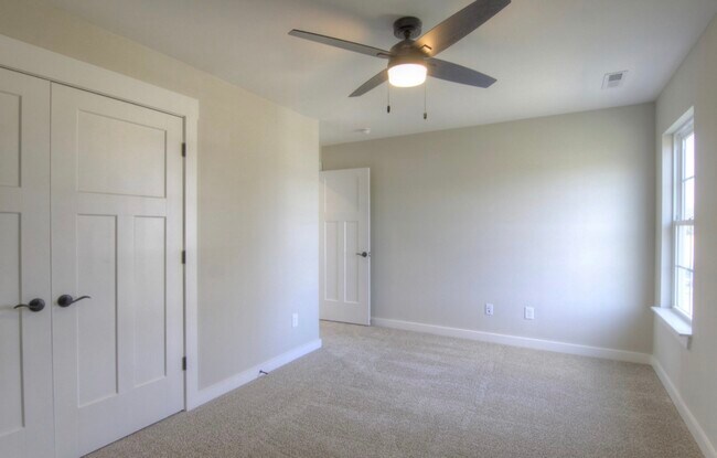 Building Photo - 717 Perrigan Ln