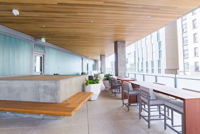 Building Photo - 2bd/1ba Seattle Condo