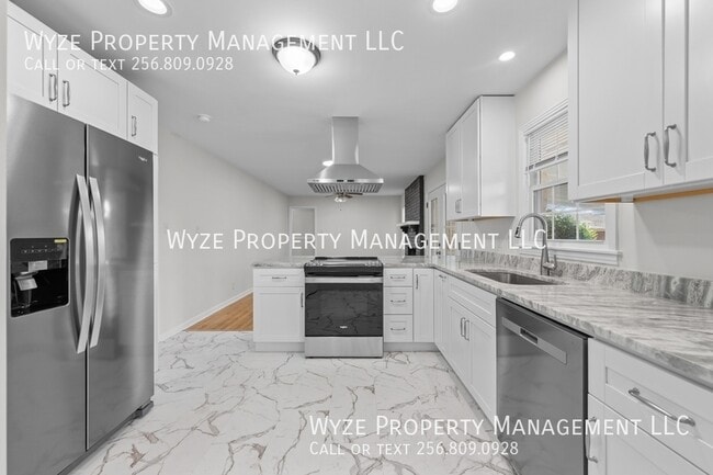 Building Photo - 2209 Rothmore Dr SW