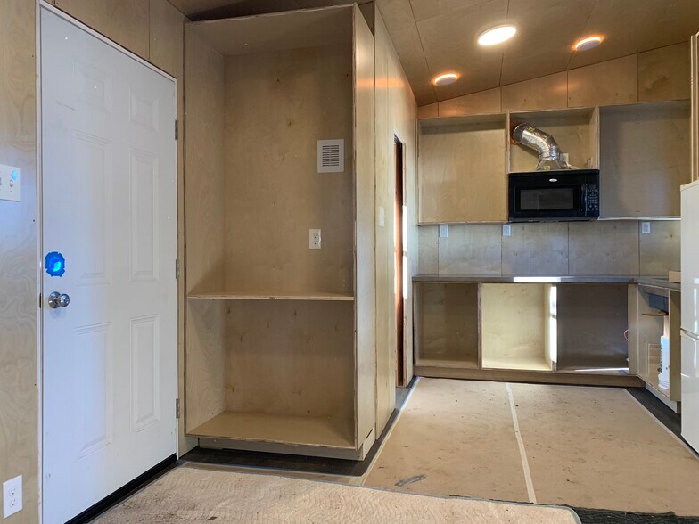 Building Photo - 10825 NE Sandy Blvd