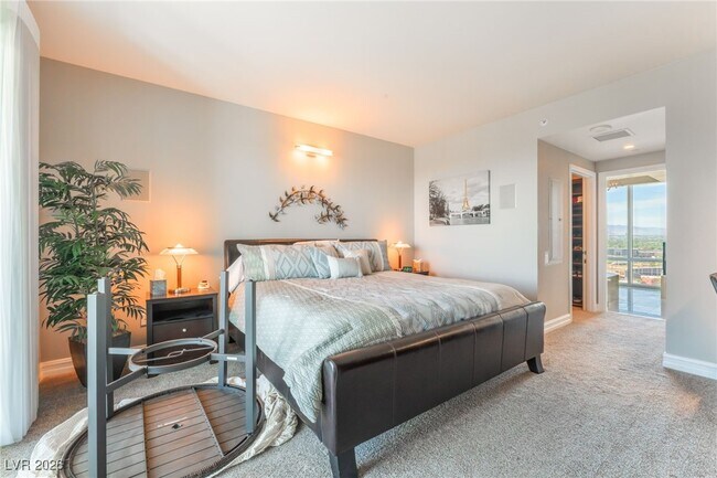 Building Photo - 322 Karen Ave