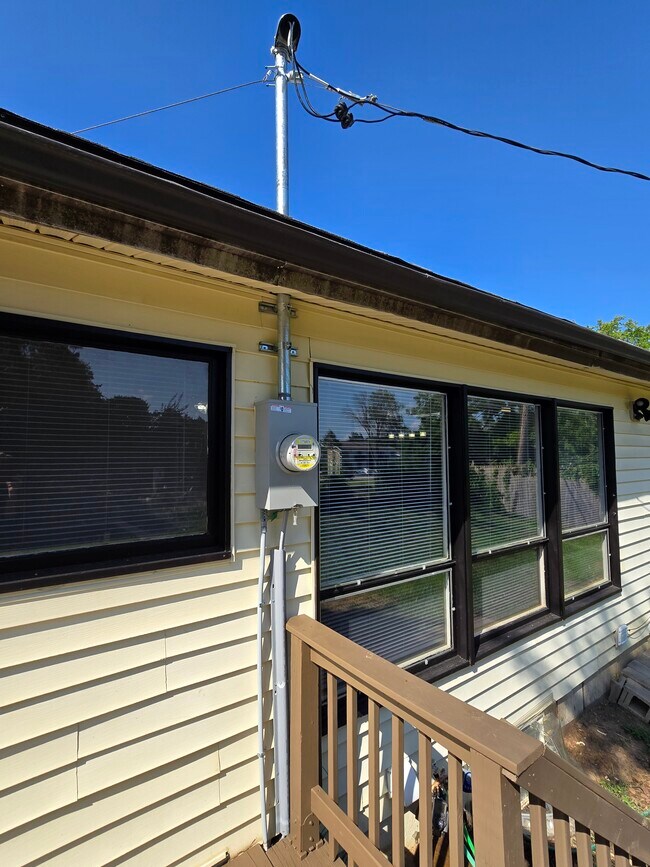 Building Photo - 1532 Surf Side Dr