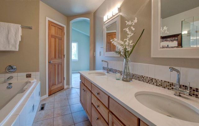 Building Photo - 615 Tantra Dr