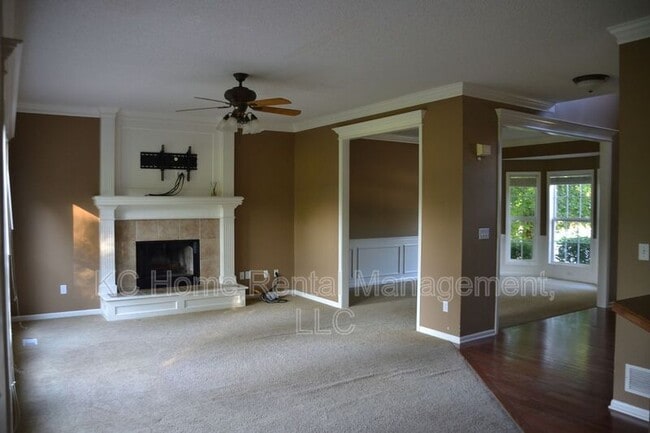 Building Photo - 15914 S Clairborne St