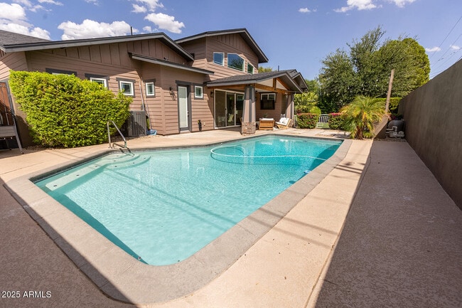 Building Photo - 3801 E Glenrosa Ave