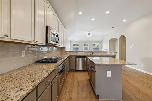 Building Photo - 9405 Fenway Dr