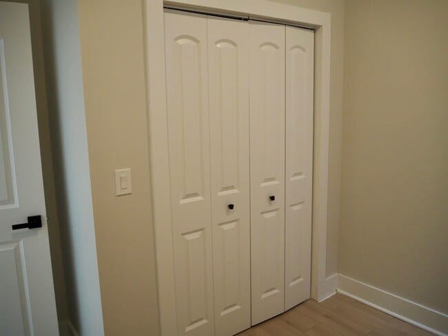 Building Photo - 1205 Hillside Pl