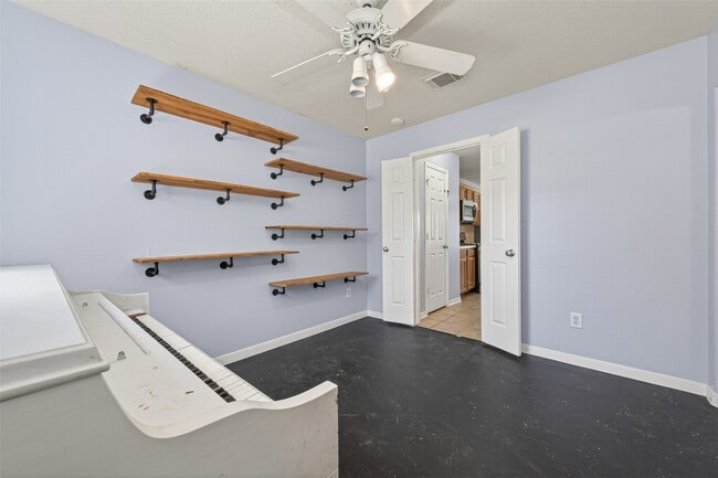 Building Photo - 19215 Hikers Trail Dr