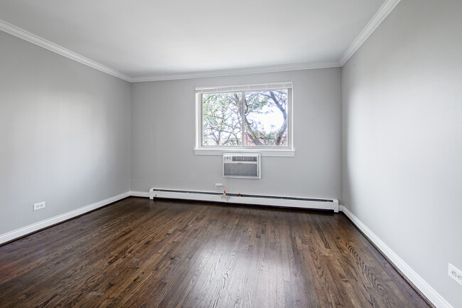 Building Photo - 1060 W Hollywood Ave