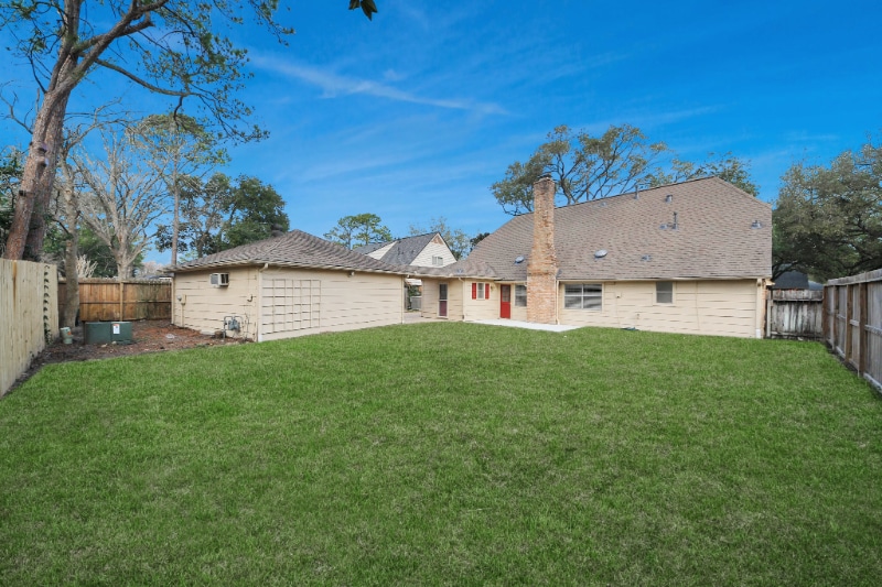 Building Photo - 11319 Chevy Chase Dr