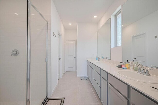 Building Photo - 2430 Dewford Fls Dr