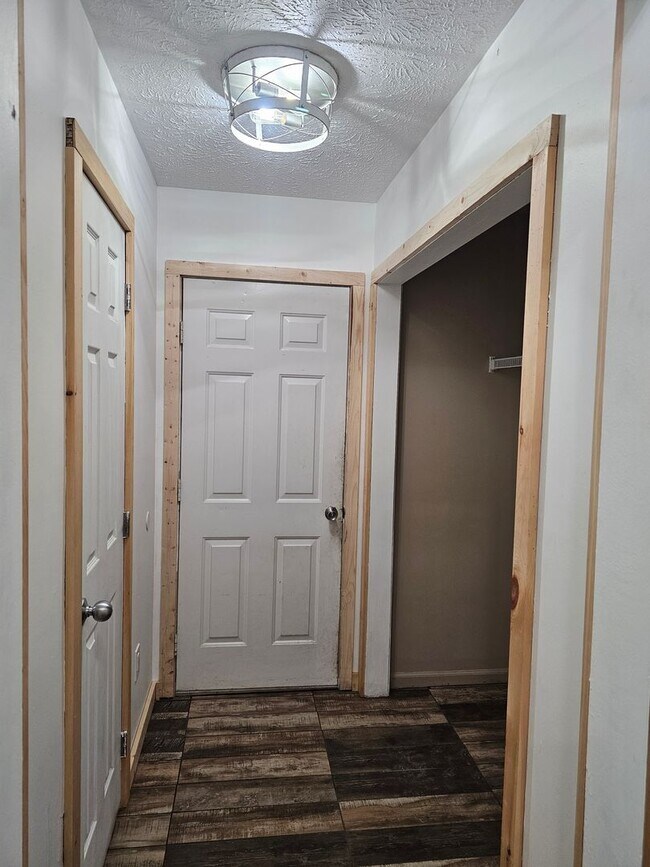 Building Photo - 5679 Hickory Fork Rd