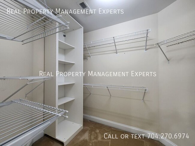 Building Photo - 15606 Seafield Ln