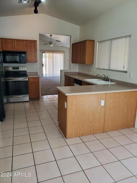 Building Photo - 9962 N 94th Ln