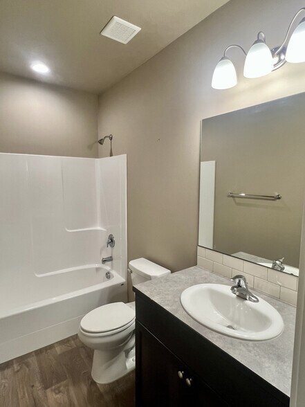 Building Photo - 2395 Chelan St