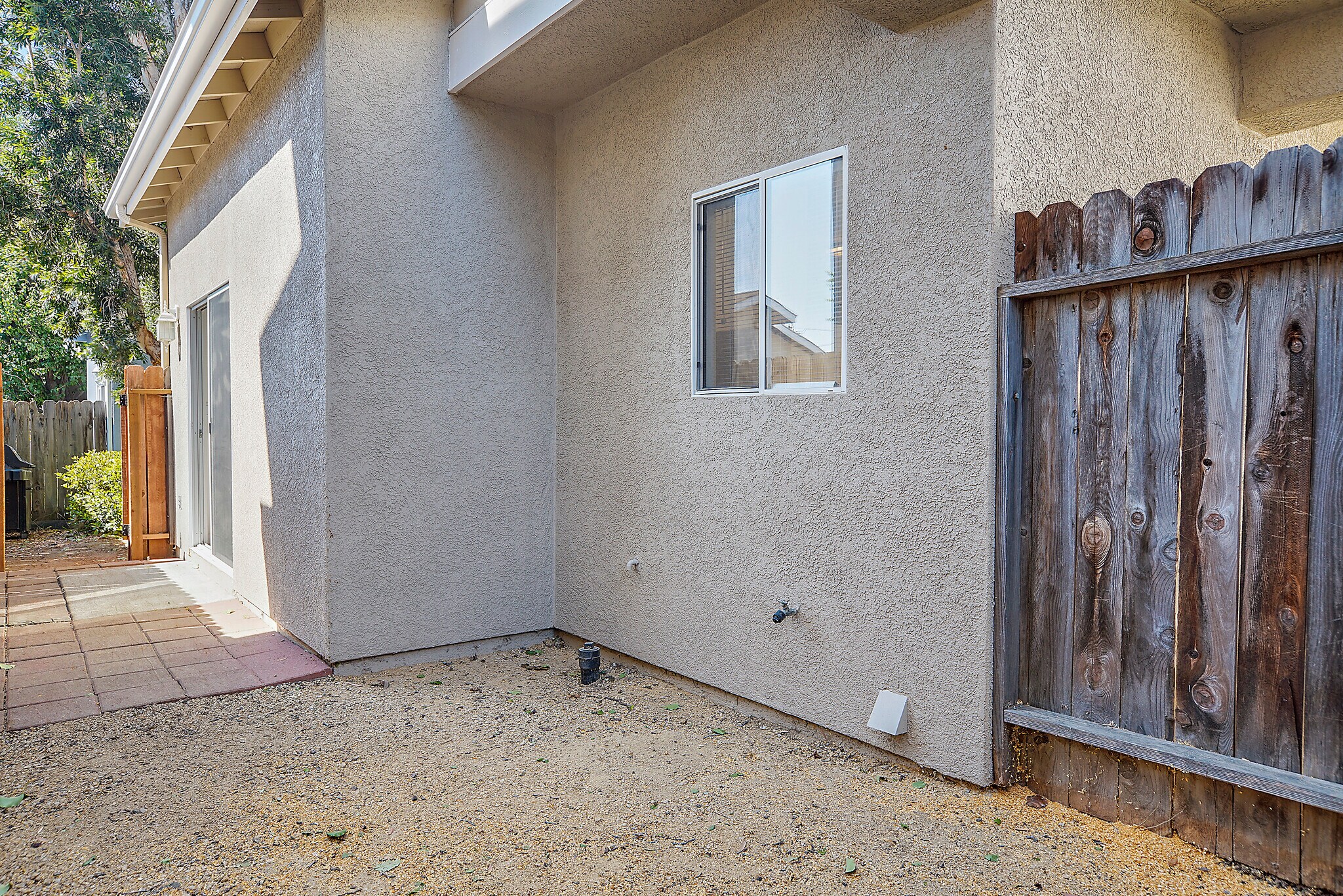 Building Photo - 686 Foothill Blvd