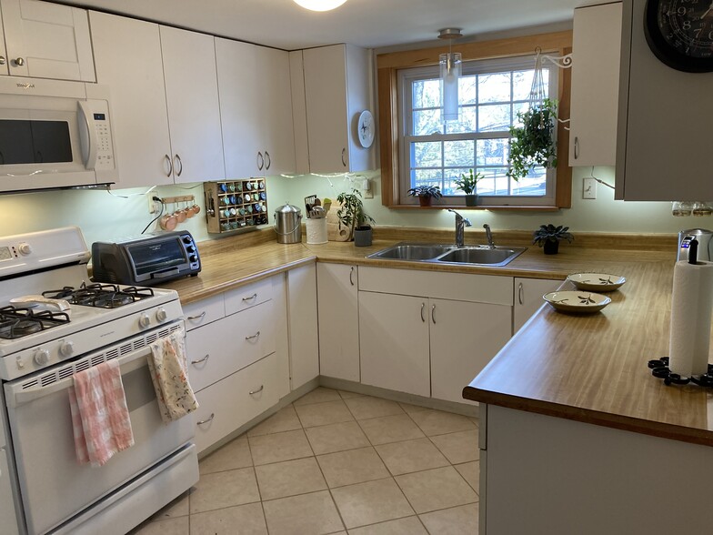 Kitchen - 396 Main St