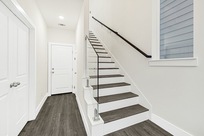 Building Photo - 6719 St Augustine St