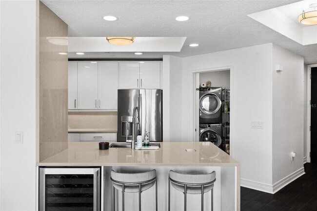 Building Photo - 1209 E Cumberland Ave