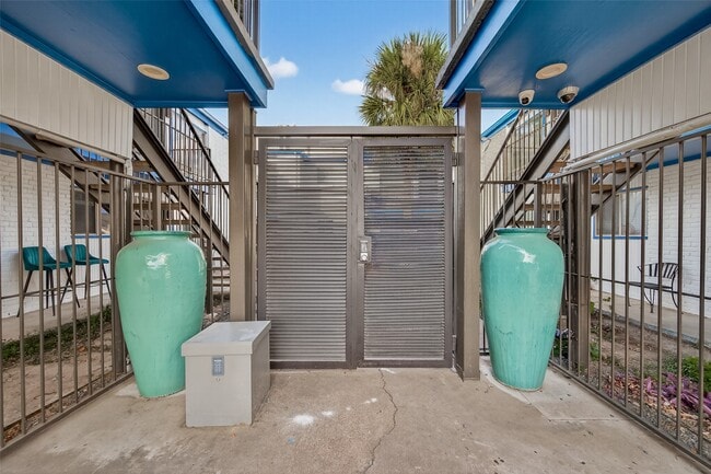 Building Photo - 2020 Huldy St