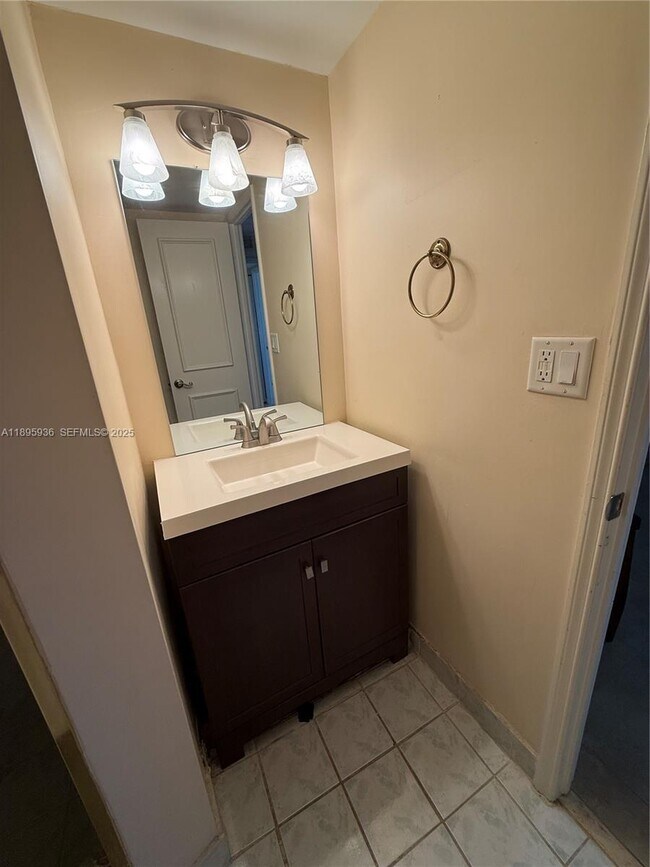 Building Photo - 2860 NE 14th Street Causeway