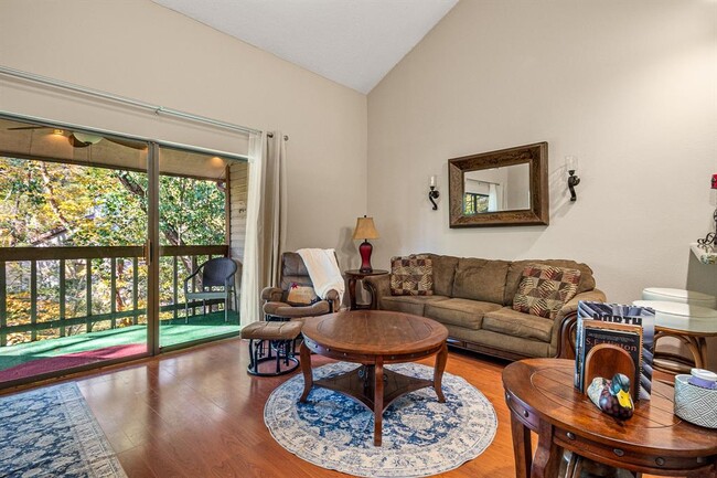 Building Photo - 3900 Aspen Dr
