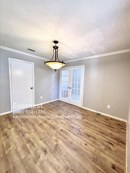 Building Photo - 21222 Park Mt Dr