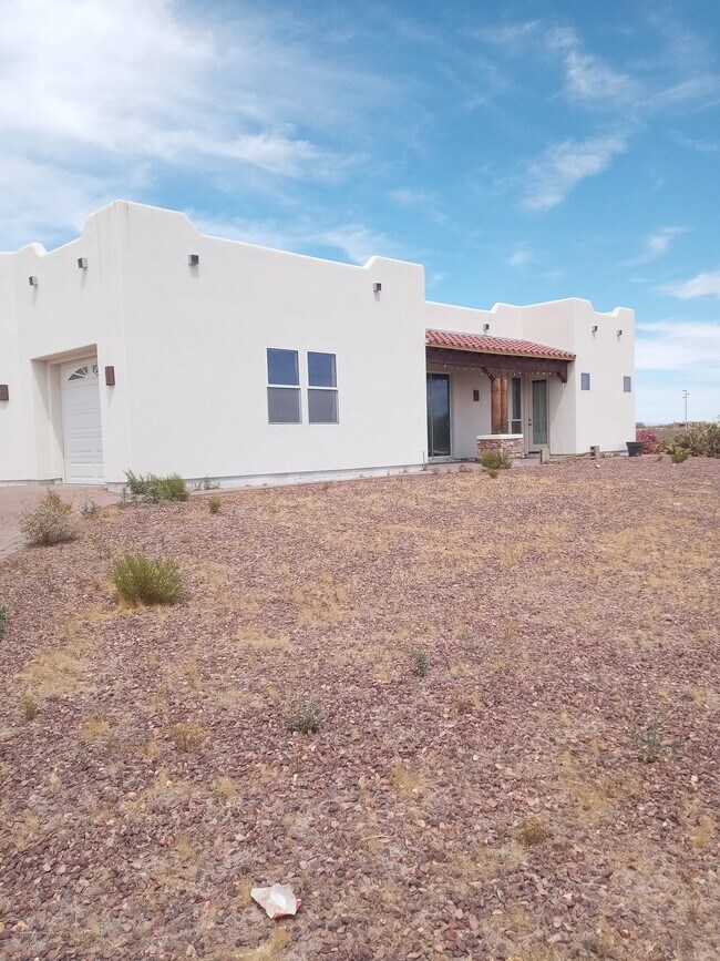 Building Photo - 1105 S 363rd Ave