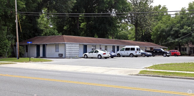 Primary Photo - Hillcrest