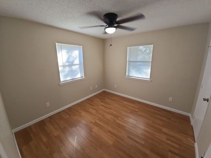 Building Photo - 309 Denton Ct