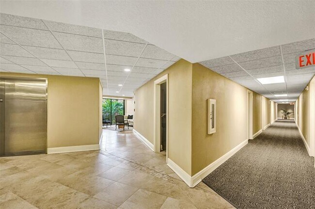 Building Photo - 1201 River Reach Dr