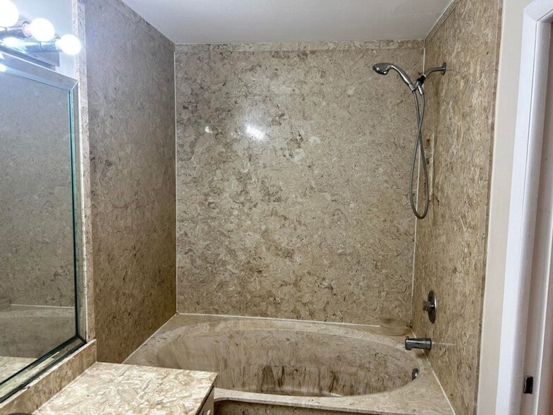 Building Photo - 23 Crossings Cir