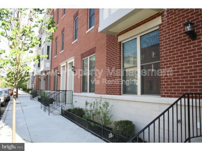 Building Photo - 745 S 13th St