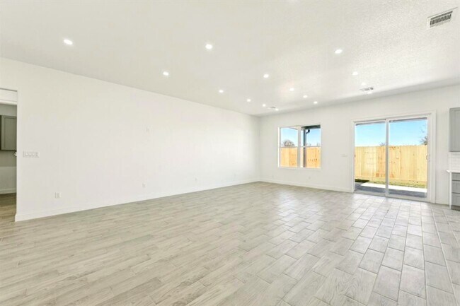 Building Photo - 223 Rd 5714