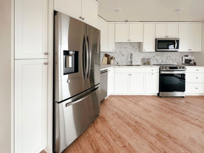 Building Photo - Newly Upgraded 3 Bedroom Home with Stunning Views - Your Oasis in Escondido!