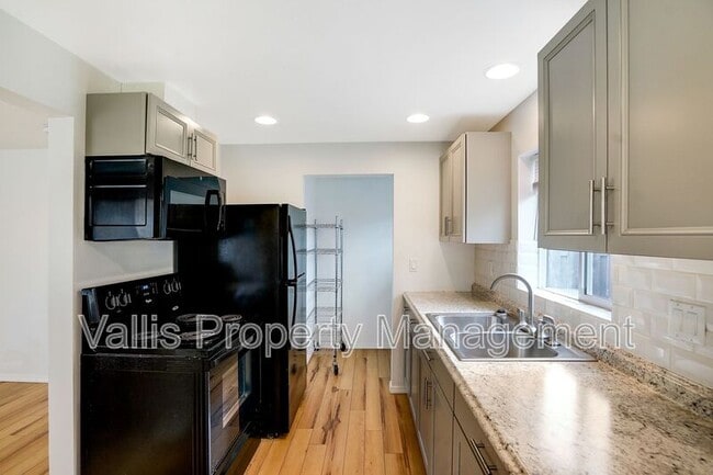 Building Photo - 1130 14th St NE