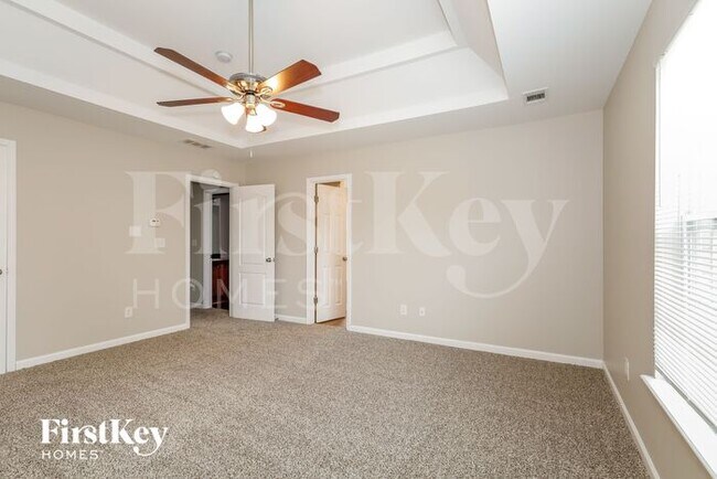 Building Photo - 52 Hamilton Dr