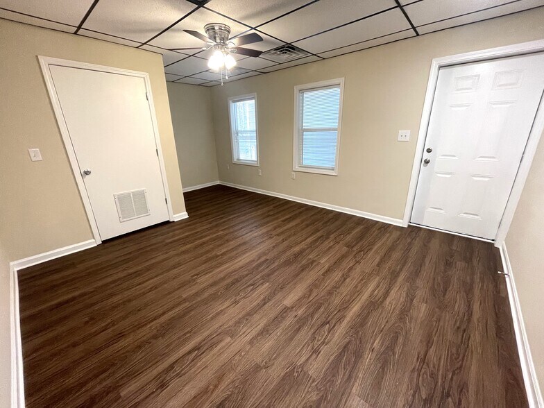 Building Photo - 75 Venita Dr