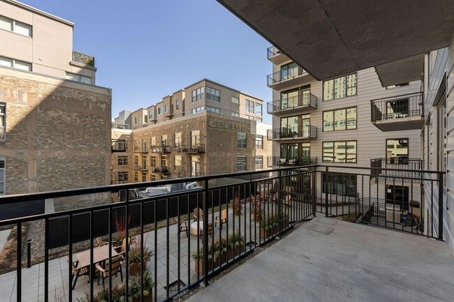 Building Photo - 740 Portland Ave