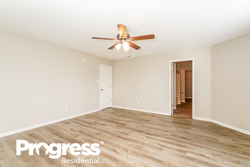 Building Photo - 5644 W Littleton Dr
