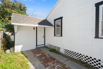 Building Photo - 2008 Oakwood Ave