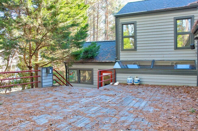 Building Photo - 3628 Carlisle Dr