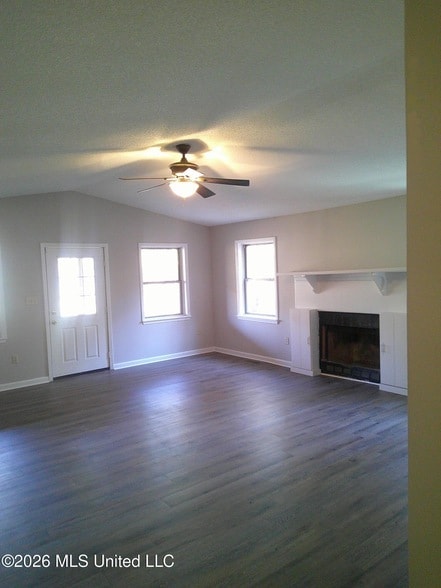 Building Photo - 779 Ridge Crest Dr