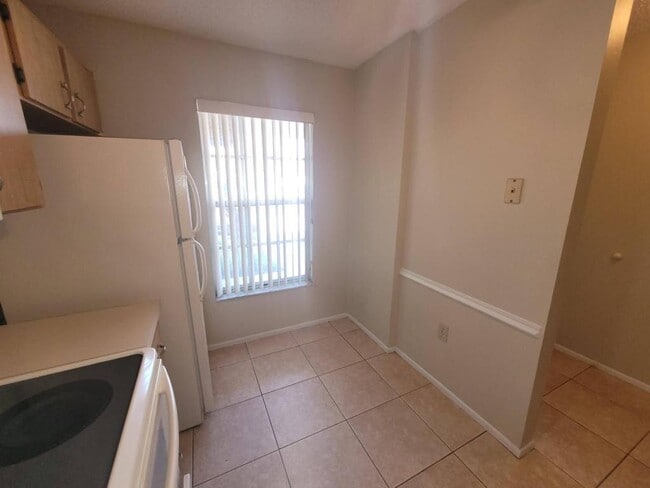 Building Photo - 2932 Stillwell Ct