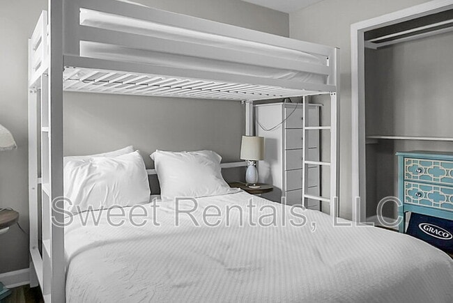 Building Photo - 733 Ralston Ct